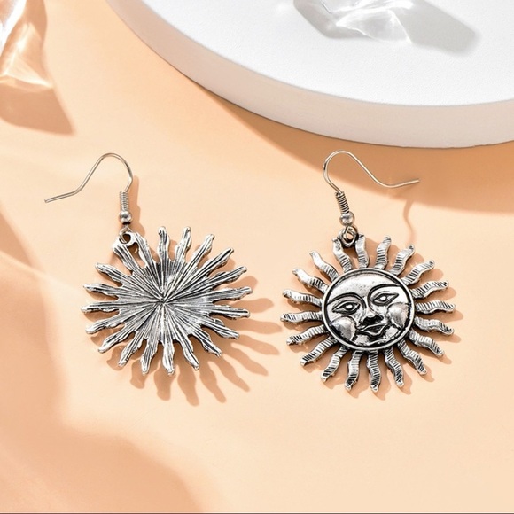 Any 4/$25! Silver Smiling Sun Face Boho Drop Earrings - Picture 3 of 7